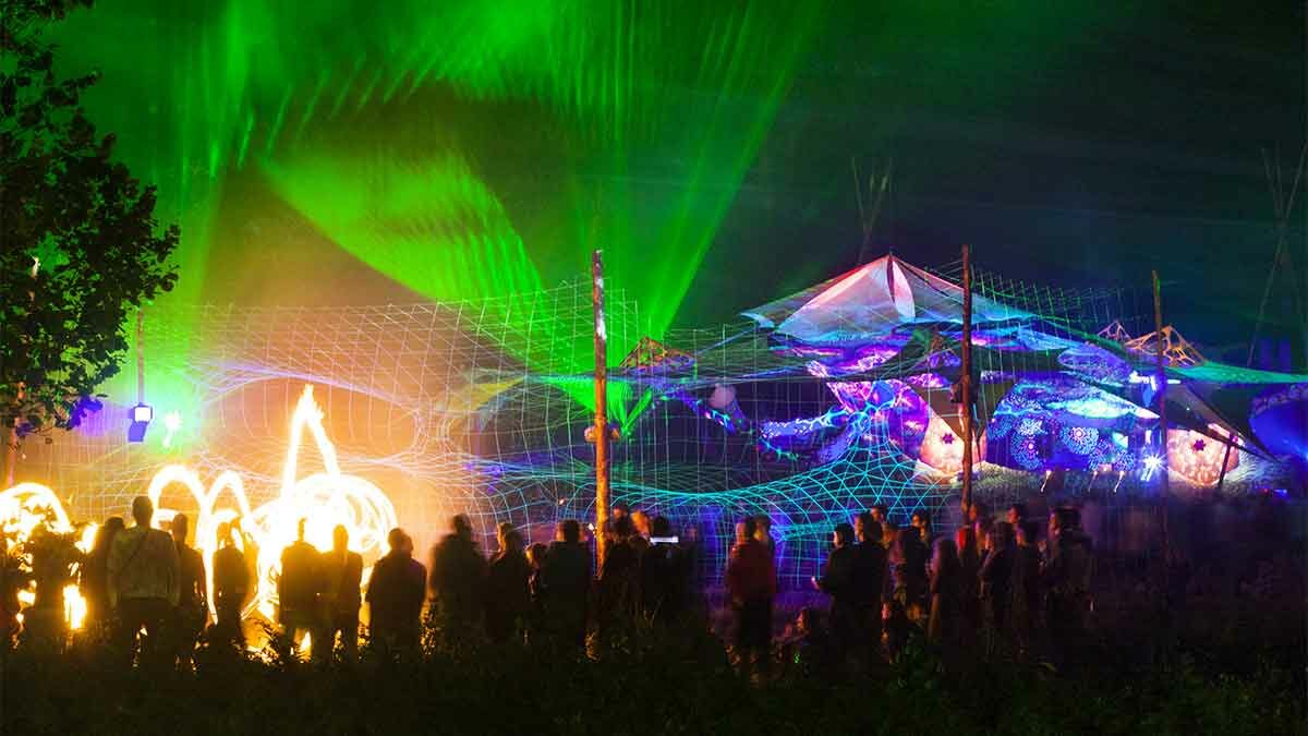 Rave indígena: el encuentro entre la electrónica y la música de las minorías étnicas rave