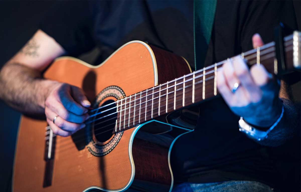cuerdas de guitarra acústica