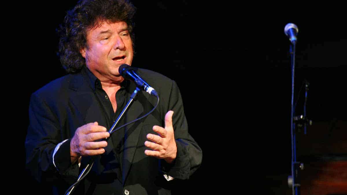 Descubre al Mejor Cantante de Granada: Historia, Premios y Canciones Destacadas cantante de Granada