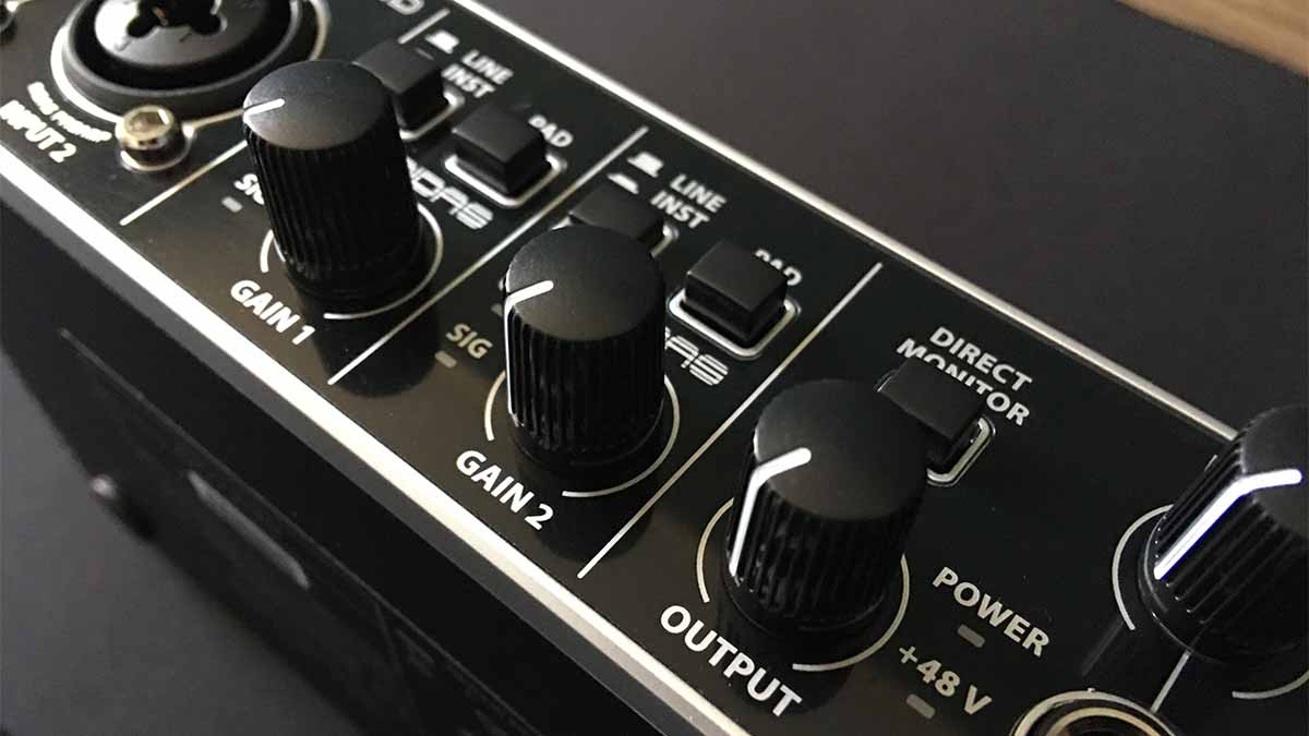 behringer um2