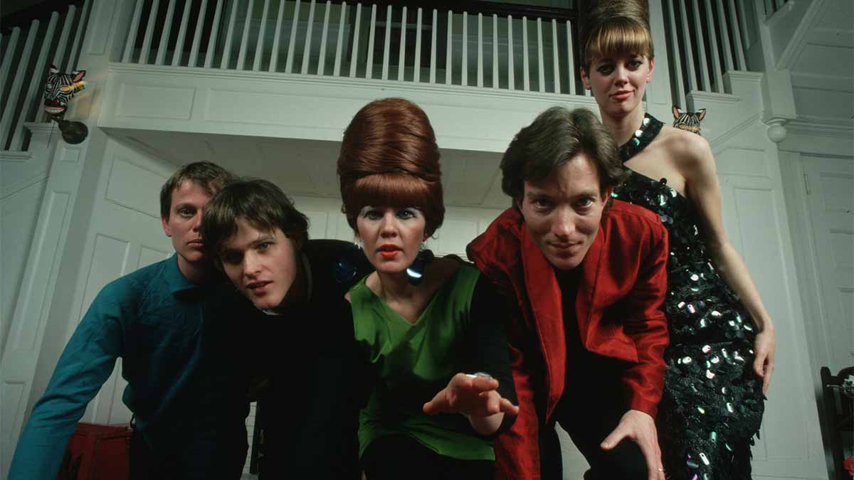The B-52s: nostalgia, baile y resistencia desde el lado más libre del pop the b-52s