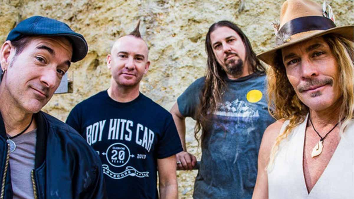 Boy Hits Car: 30 años desafiando las reglas del rock alternativo boy hits car