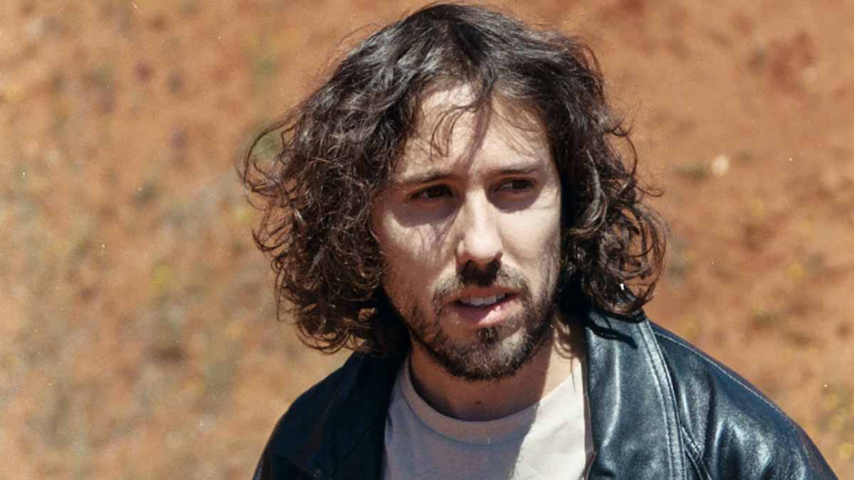 Kike M y La Banda Absoluta: entre melodías, emociones y Girando Por Salas kike m