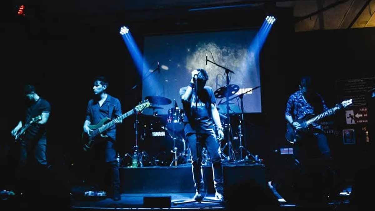 Crossing Portals: entre el hard rock visceral y la experimentación progresiva crossing portals