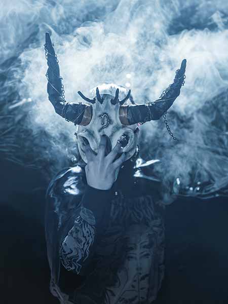 Lou Alpiza presenta Capricorn: un viaje entre el doom, el dark country capricorn
