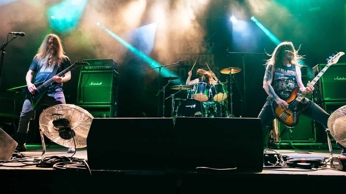 Monsternaut y el regreso analógico con Approaching Doom monsternaut