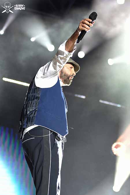 Juan Luis Guerra desata la fiesta en la Plaza de España juan luis guerra