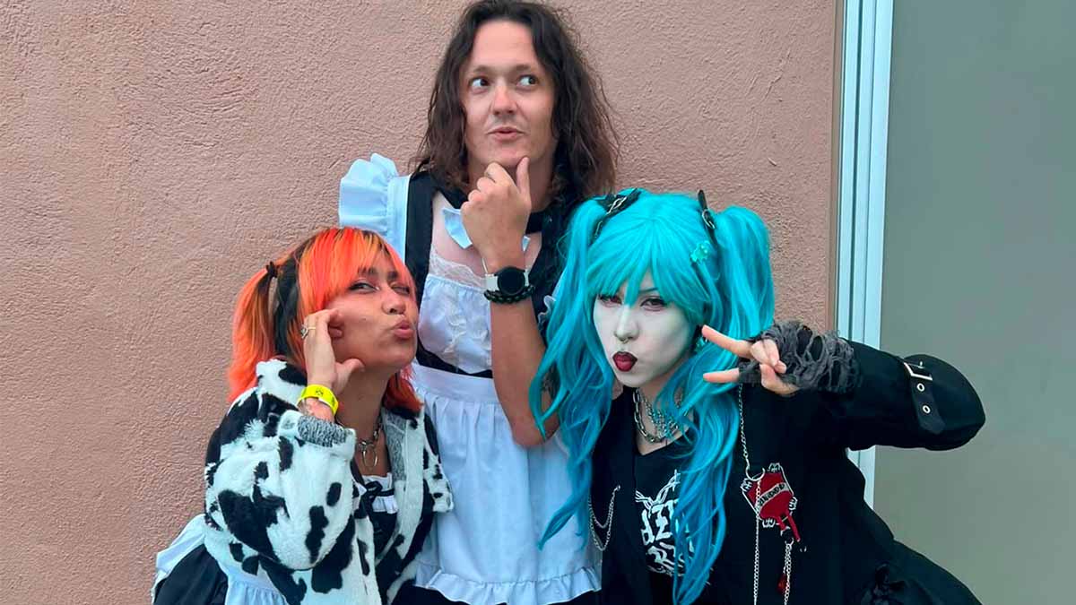 Skatsune Miku desafía las etiquetas Skatsune Miku