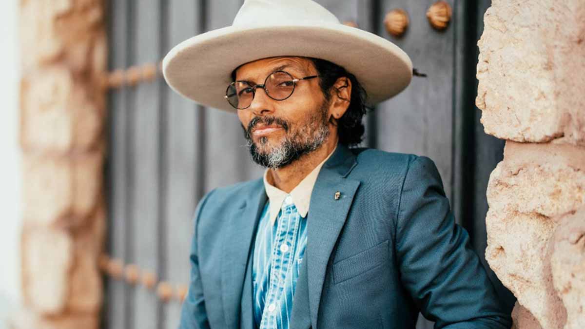 Draco Rosa presenta “Olas de Luz”, su disco más íntimo y espiritual Draco Rosa presenta “Olas de Luz”, su disco más íntimo y espiritual
