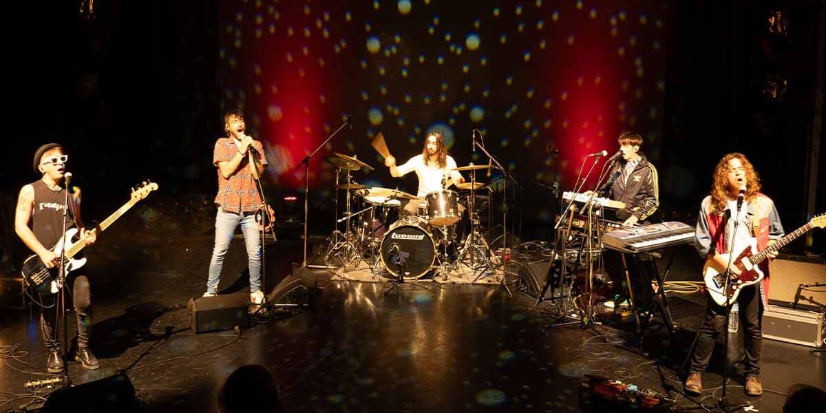 Zahorí, una mirada propia al rock desde el oeste de Sevilla zahorí