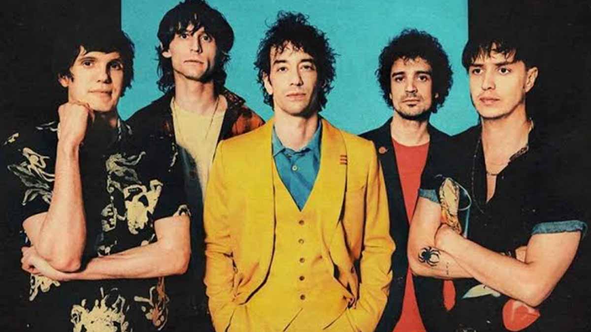 The Strokes reinventan su sonido en Reality Awaits the strokes